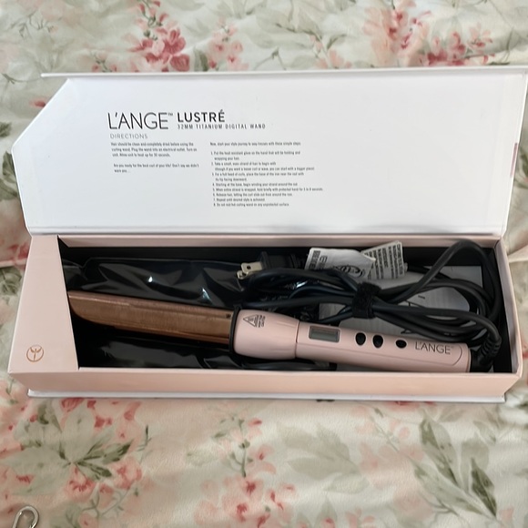 Lange Lustre 32 MM Titanium Digital Curling Wand - Picture 2 of 5